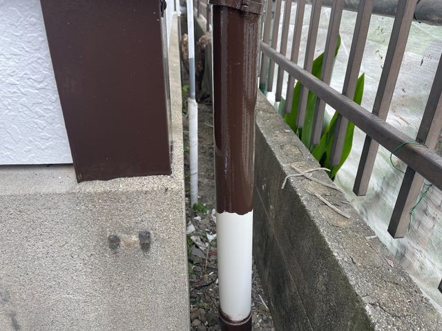 雨樋　付帯部　塗装途中