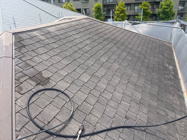 屋根　高圧洗浄前