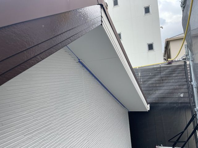 破風板　付帯部　塗装途中