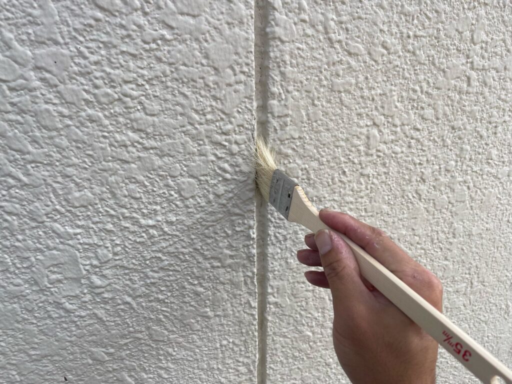 外壁 シールプライマー塗布手元