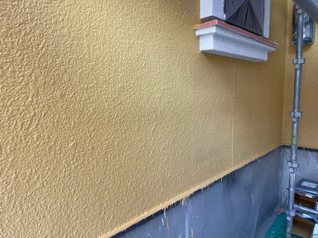 外壁 中塗り途中
