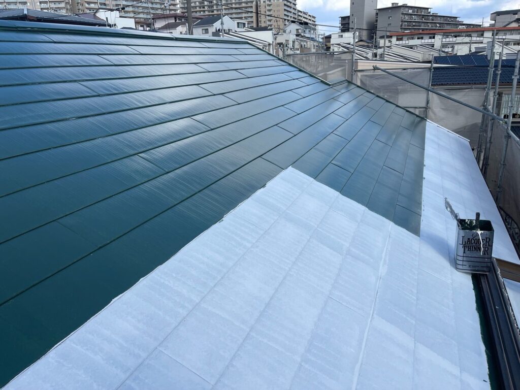 屋根 中塗り途中