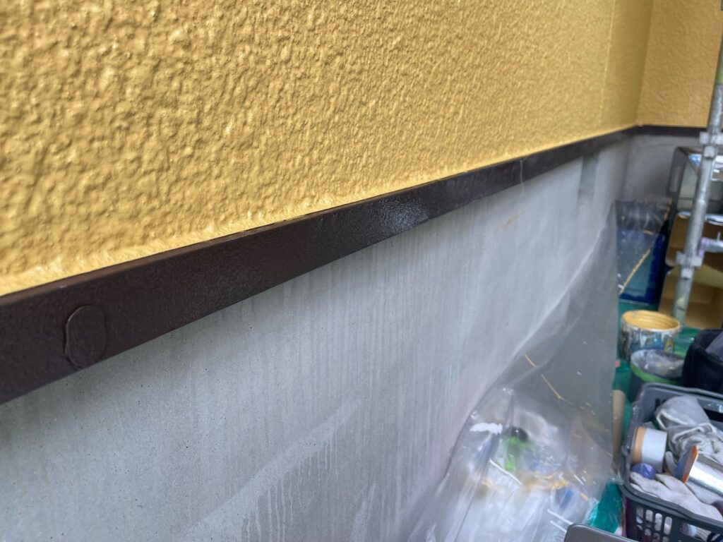 水切り 付帯部 塗装途中