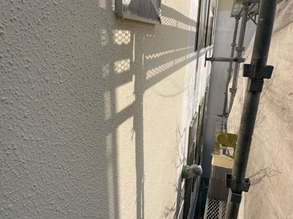外壁 中塗り途中