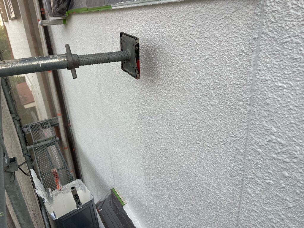 外壁 下塗り途中