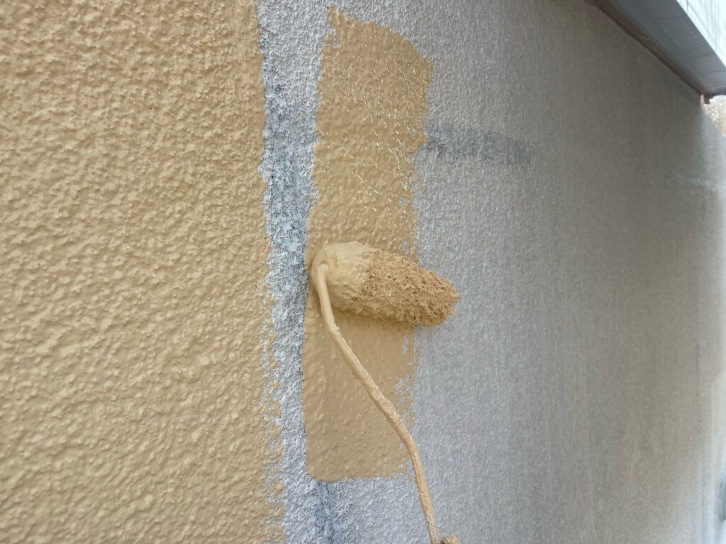 外壁 中塗り手元