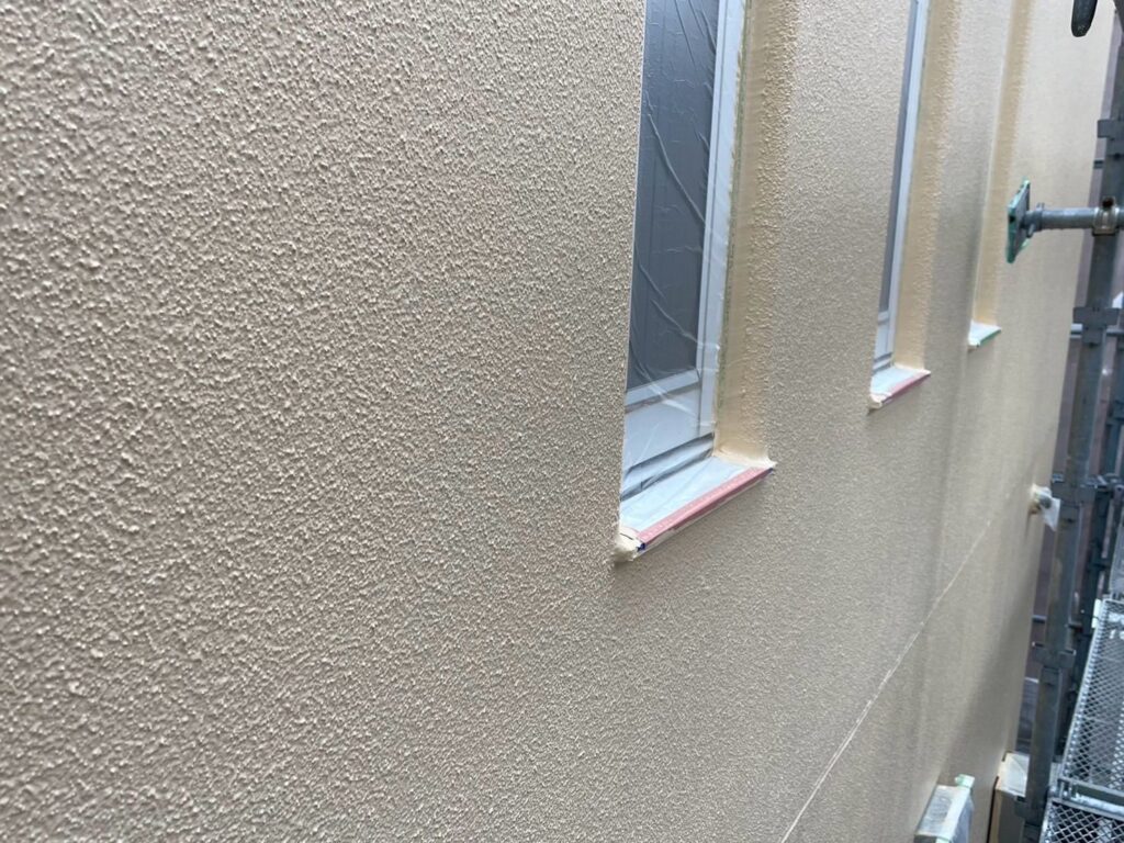 外壁 上塗り途中