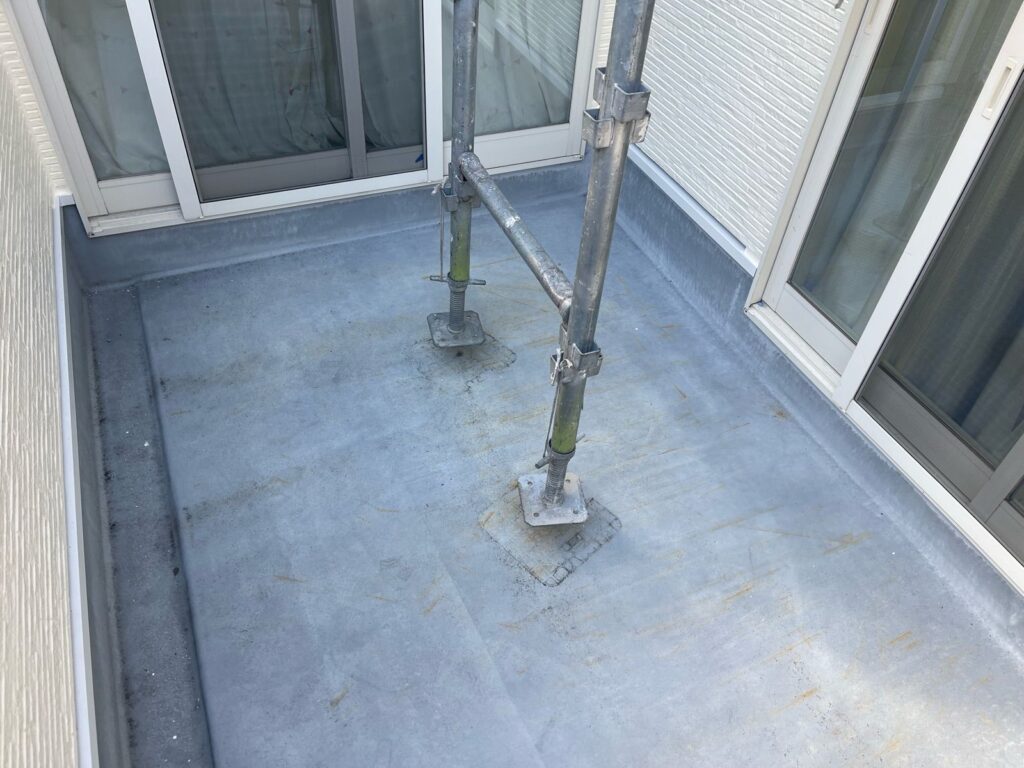 バルコニー下塗り前