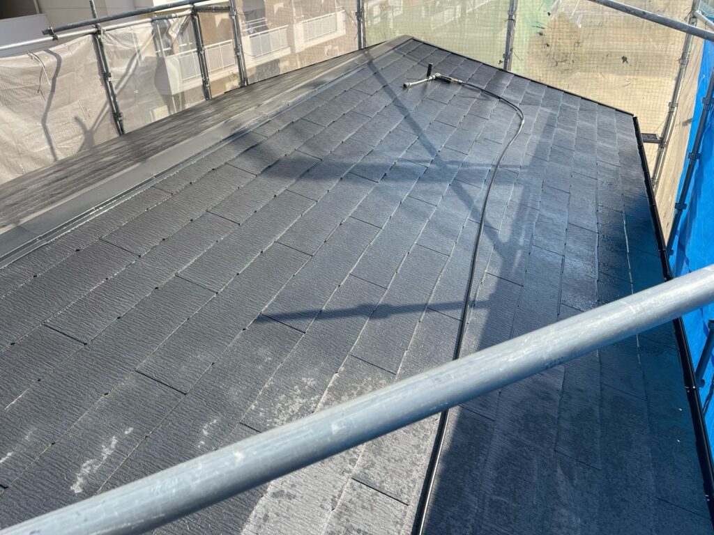 屋根 高圧洗浄途中