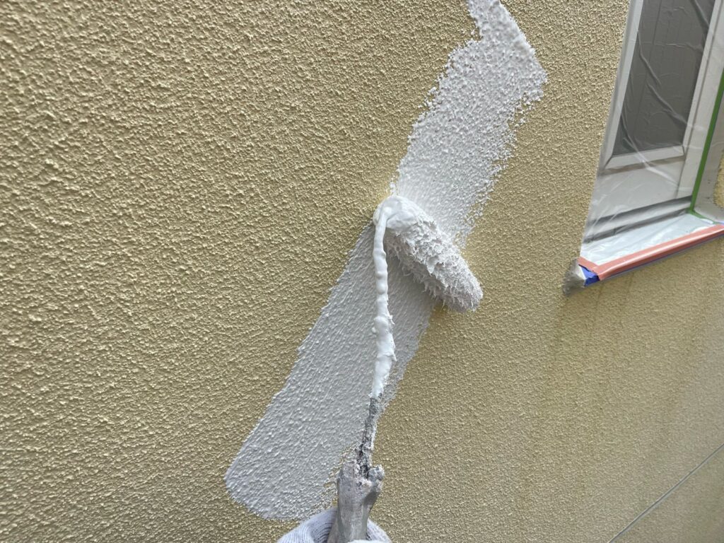 外壁 下塗り手元