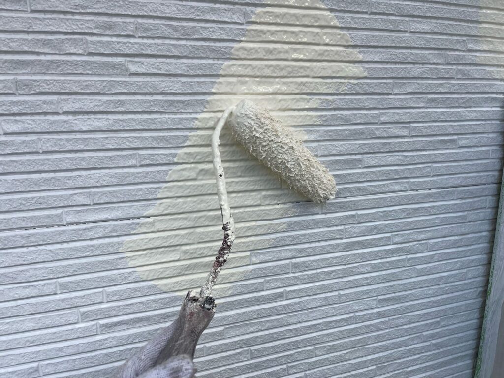 外壁 中塗り手元