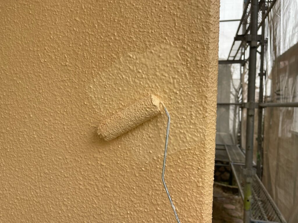 外壁 上塗り手元