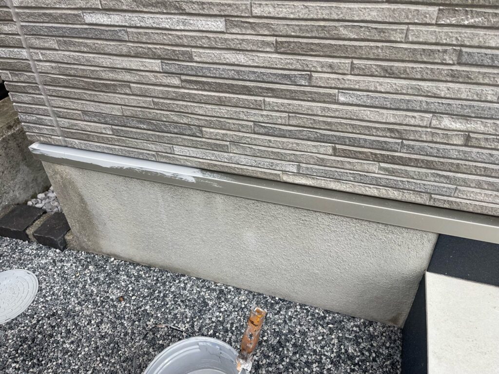 水切り 付帯部 塗装途中
