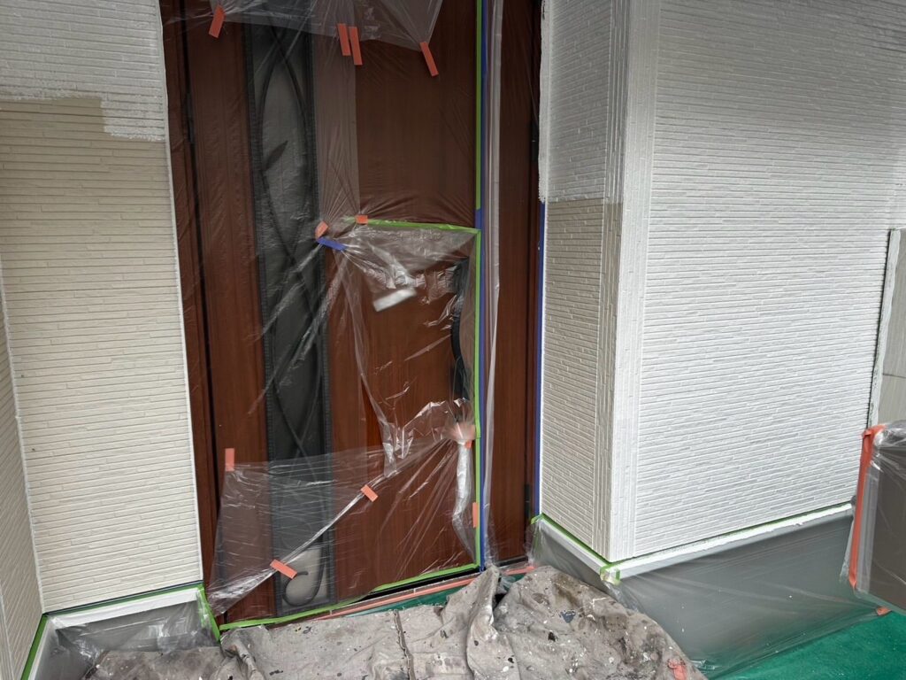 外壁 下塗り途中