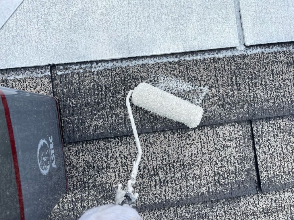屋根 下塗り手元