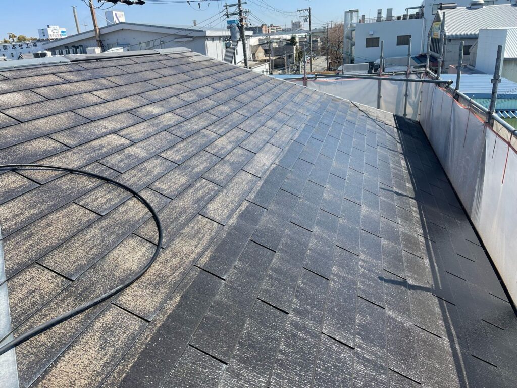 屋根 高圧洗浄途中