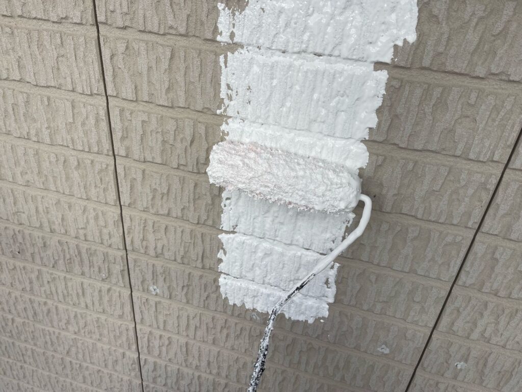 外壁 下塗り手元