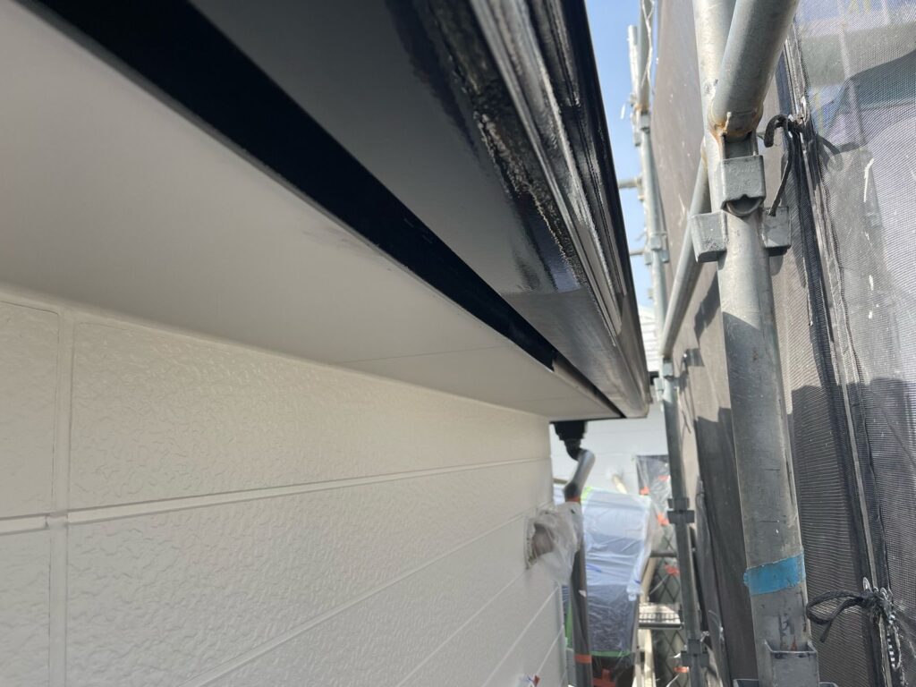 雨樋 付帯部 塗装途中
