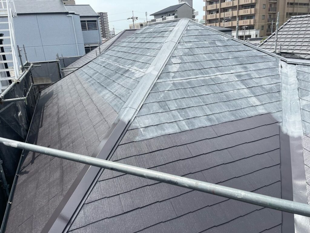 屋根 中塗り途中