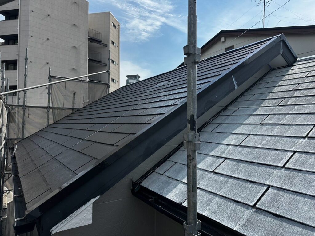 屋根 中塗り途中