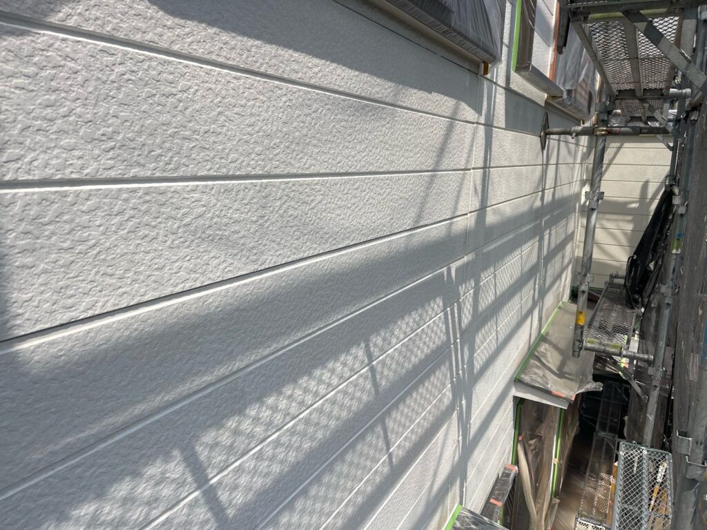 外壁 下塗り途中