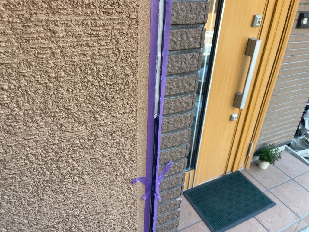 外壁 シール施工途中