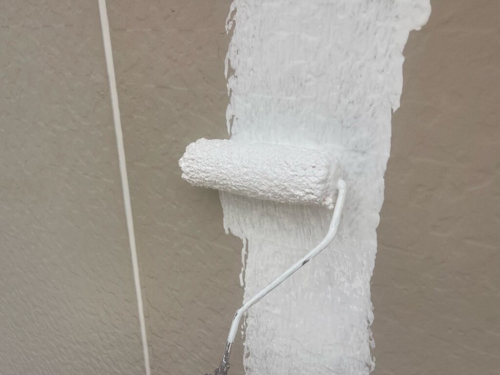 外壁 下塗り手元