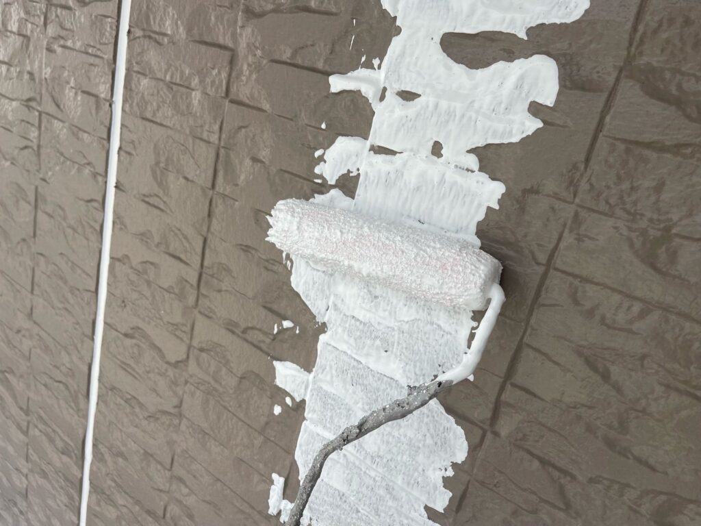 外壁 下塗り手元