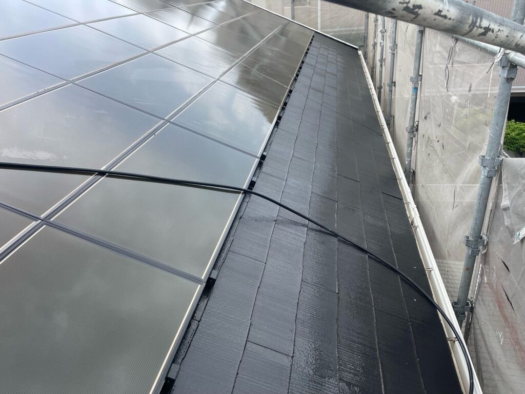 屋根 高圧洗浄途中