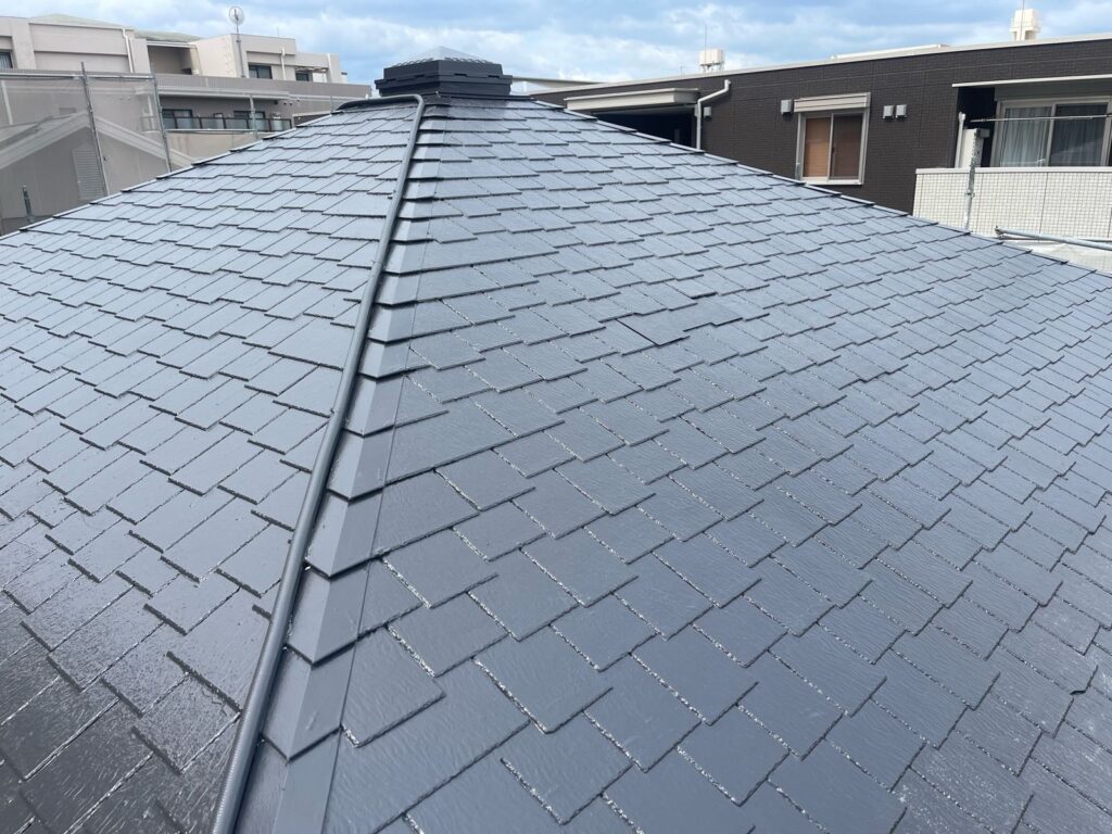 屋根 上塗り途中