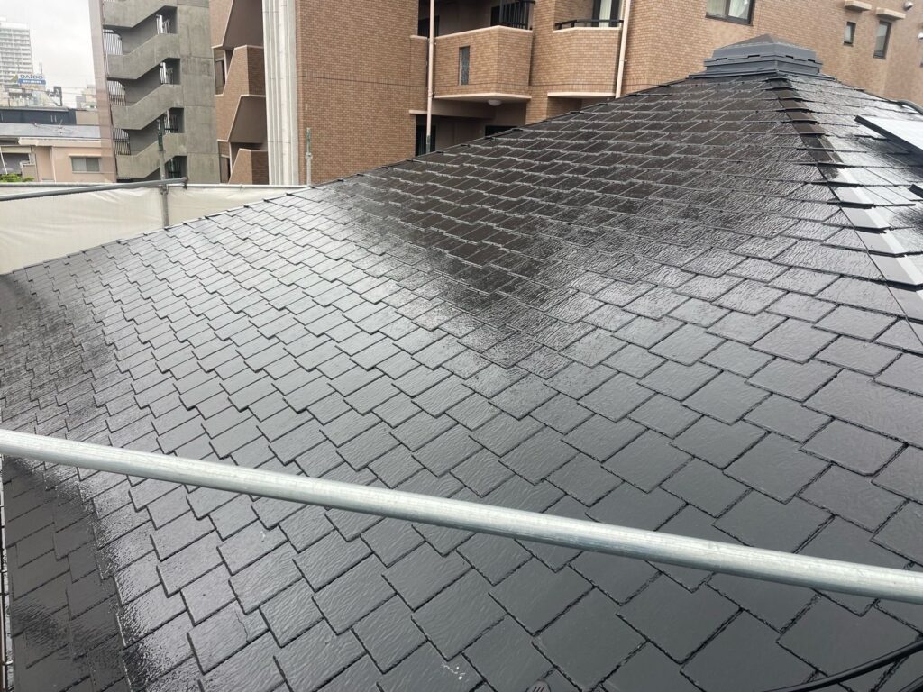 屋根 高圧洗浄途中