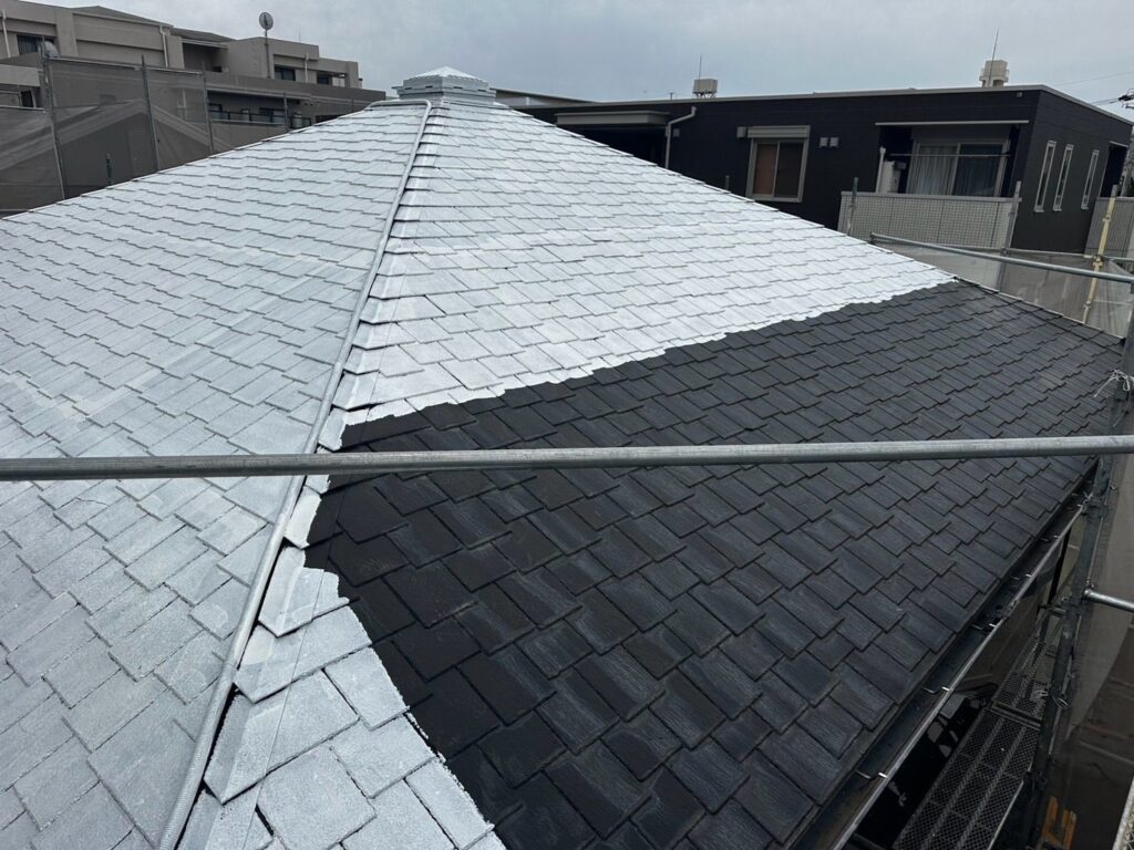 屋根 下塗り途中