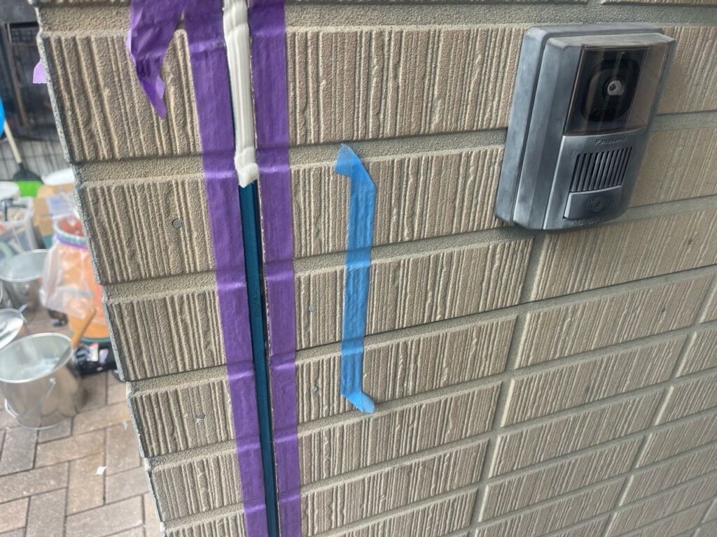 外壁 シール施工途中