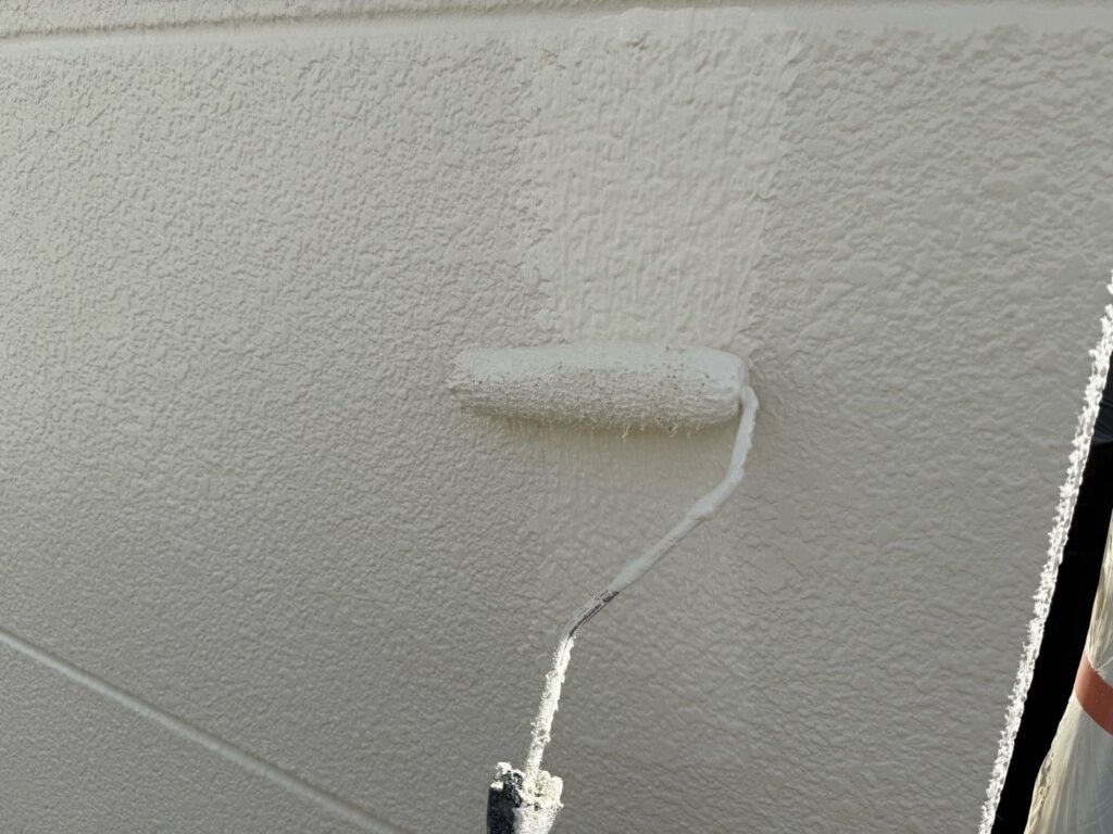 外壁　上塗り手元