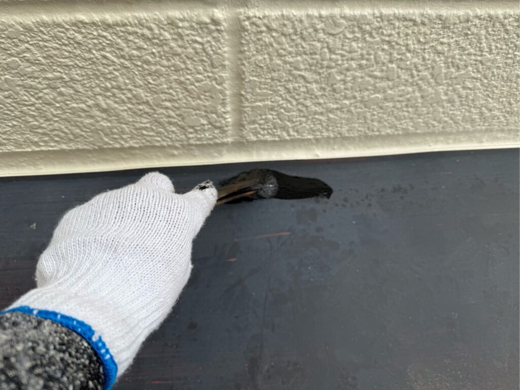 庇　付帯部塗装手元