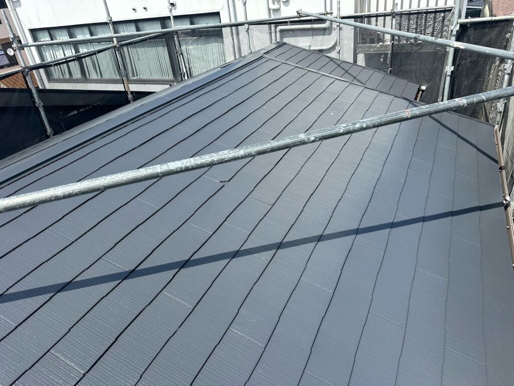 屋根　中塗り完了