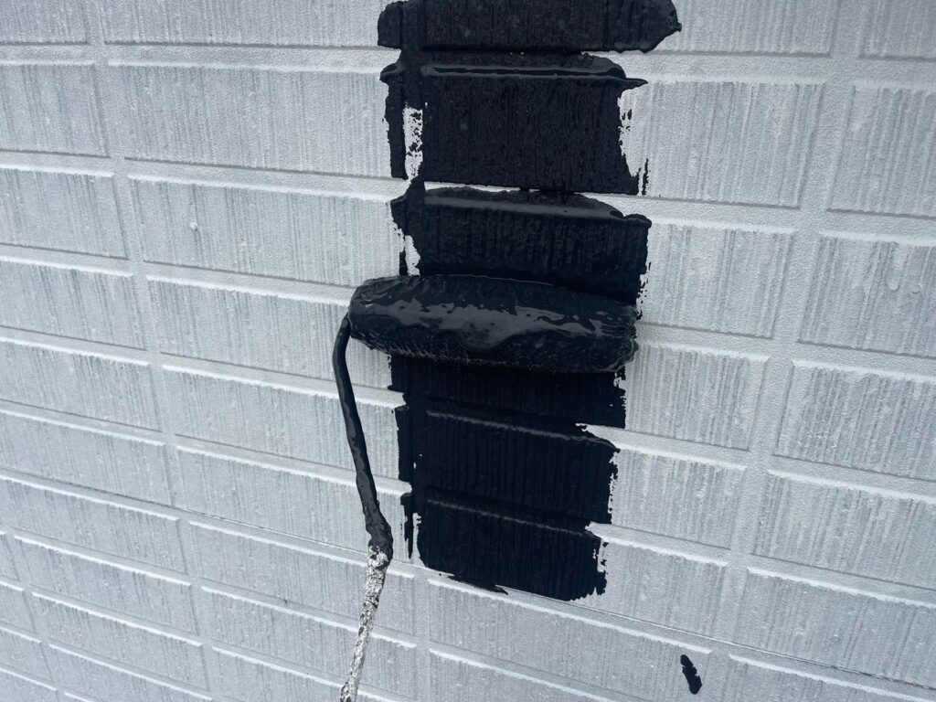 外壁　中塗り手元