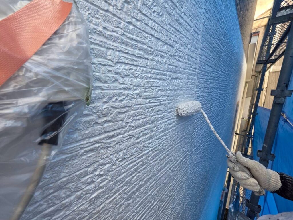 外壁　中塗り手元