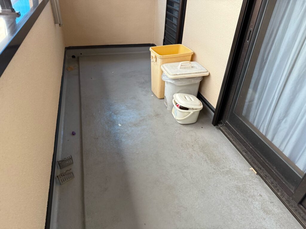 バルコニー　下塗り前