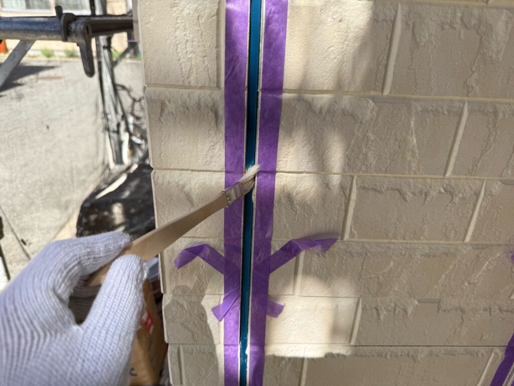 外壁　シールプライマー塗布手元