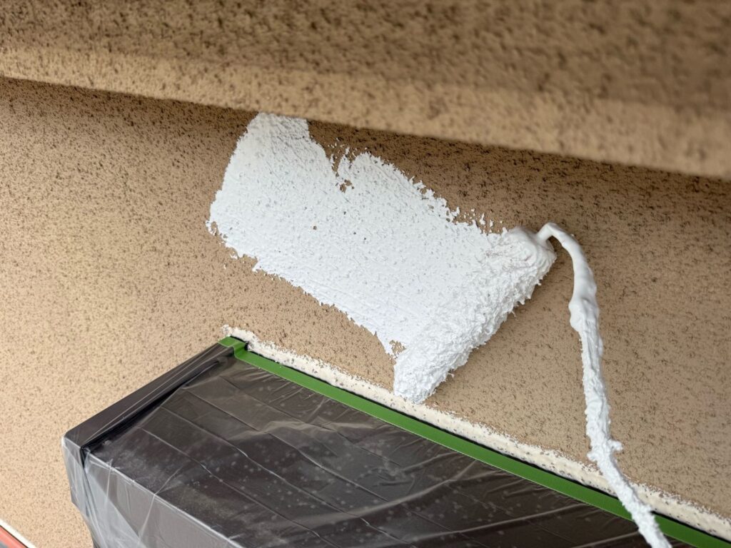 外壁 下塗り手元