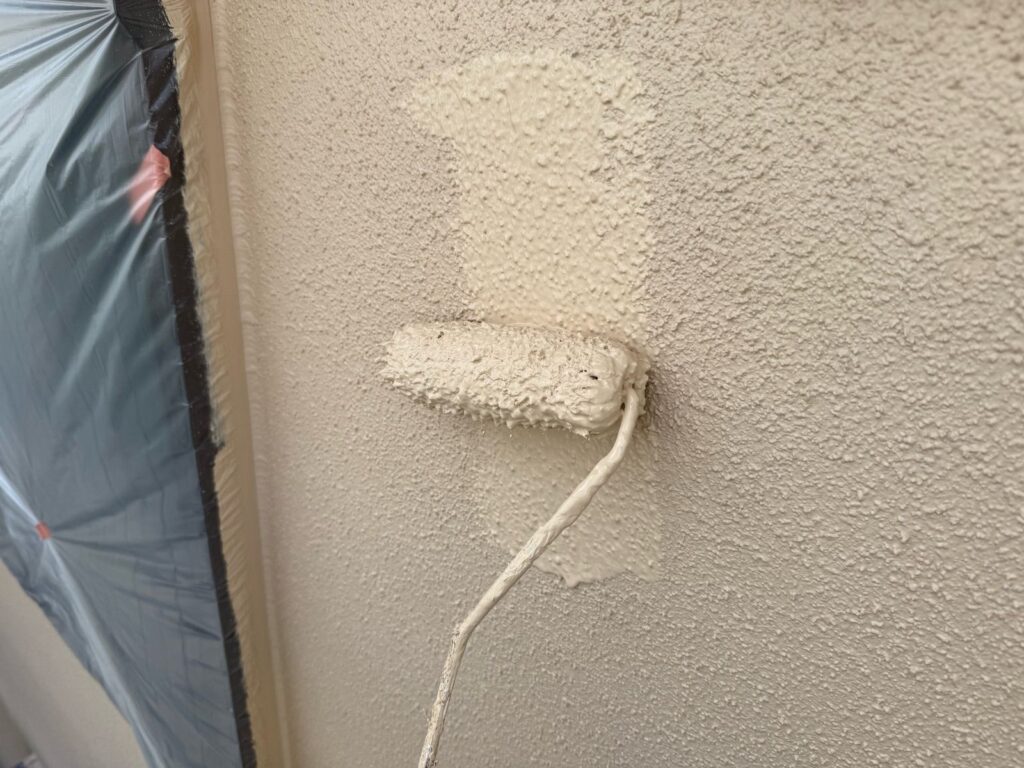 外壁　上塗り手元