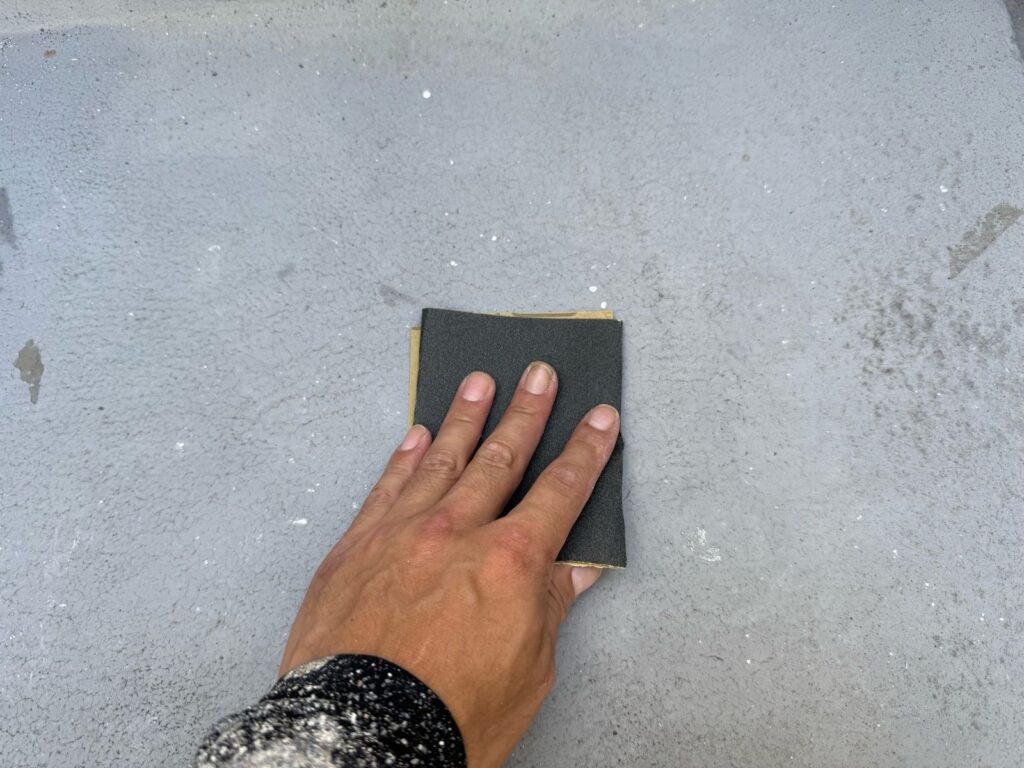 バルコニー　下地処理手元