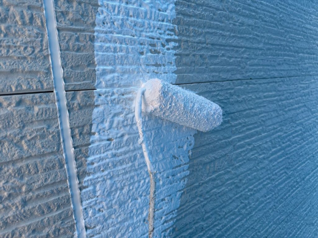 外壁　下塗り手元