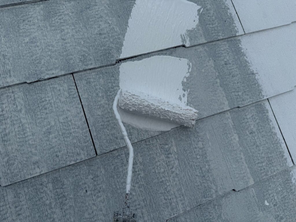 屋根　中塗り手元