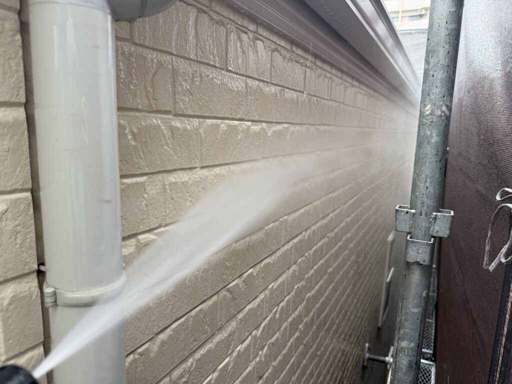 外壁　バイオ洗浄液塗布