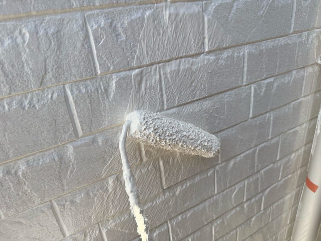 外壁　中塗り手元