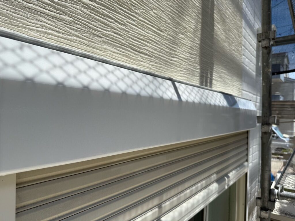 シャッターボックス　付帯部　塗装完了