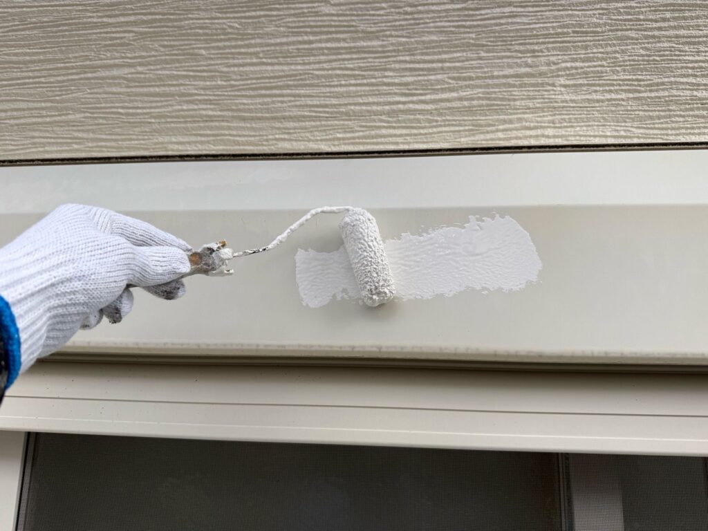 シャッターボックス　付帯部塗装手元