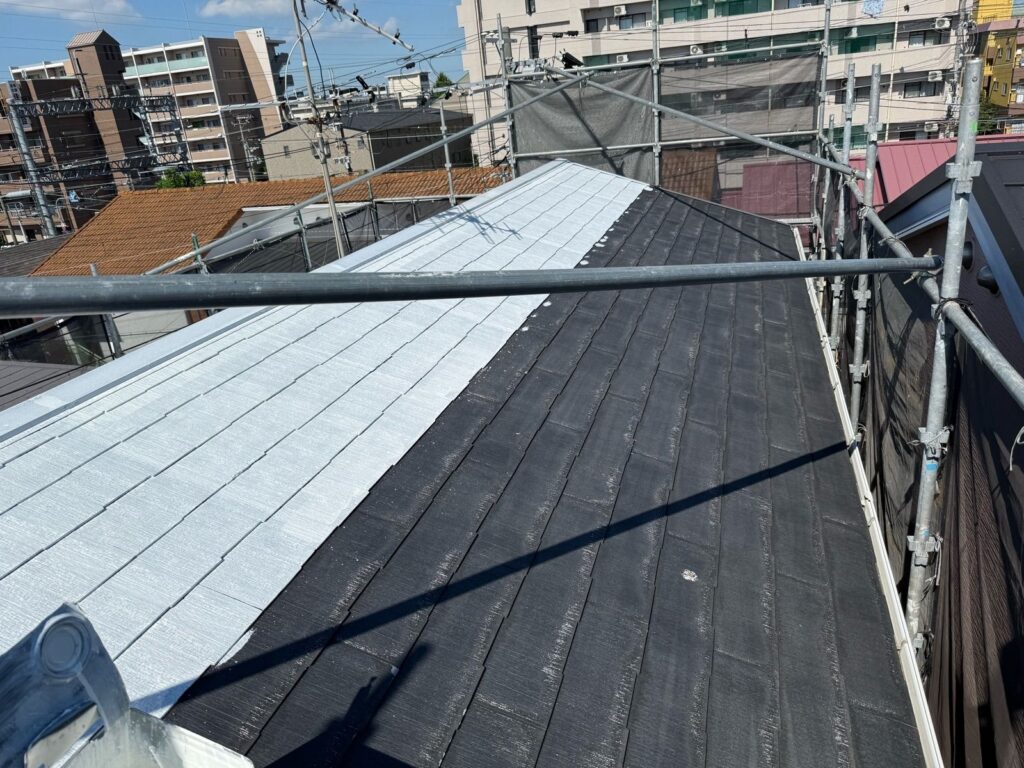 屋根　下塗り途中